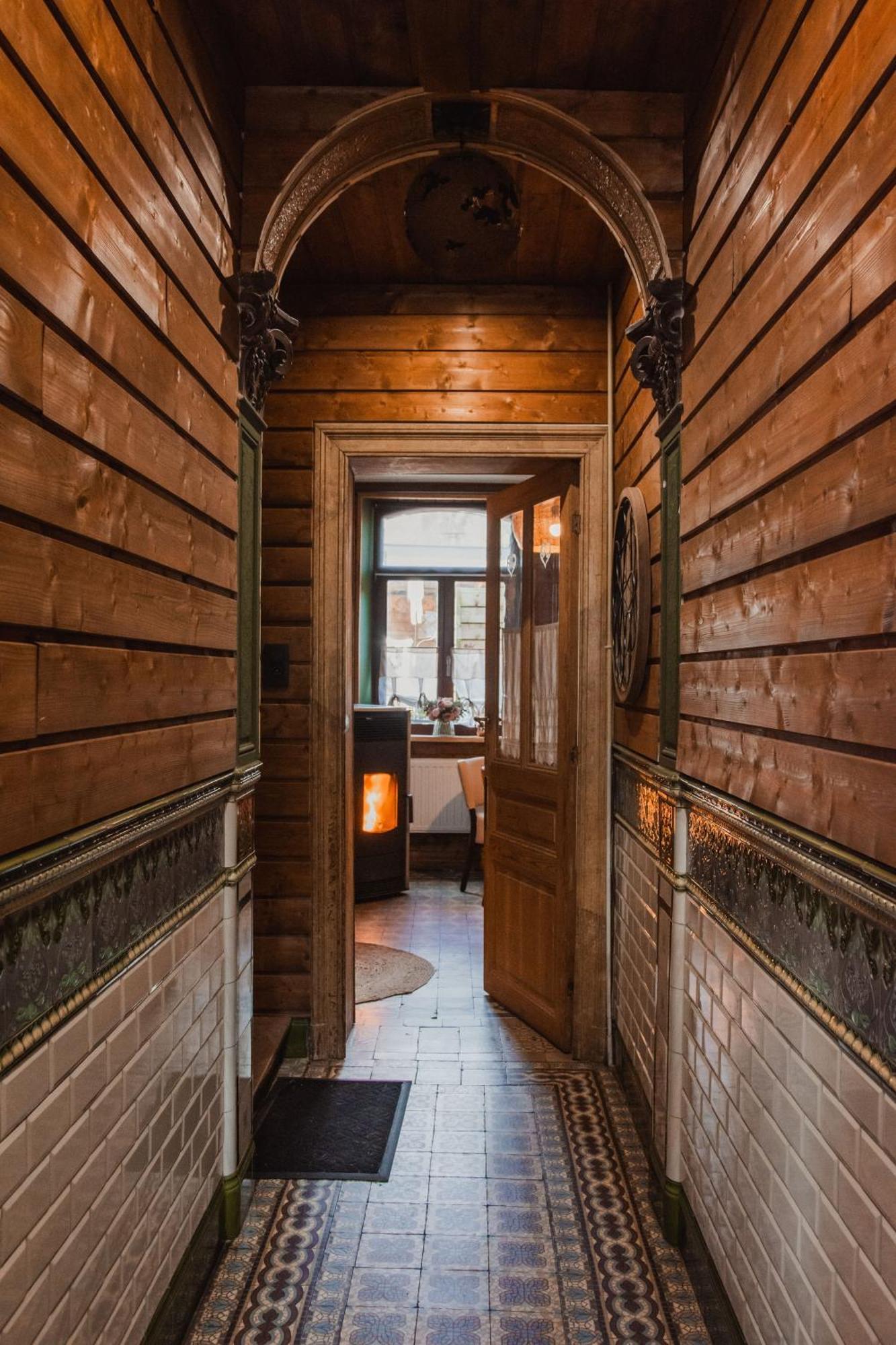 Maison D'Hote Les Notes Endormies Suite Le Refuge Walcourt Exterior photo