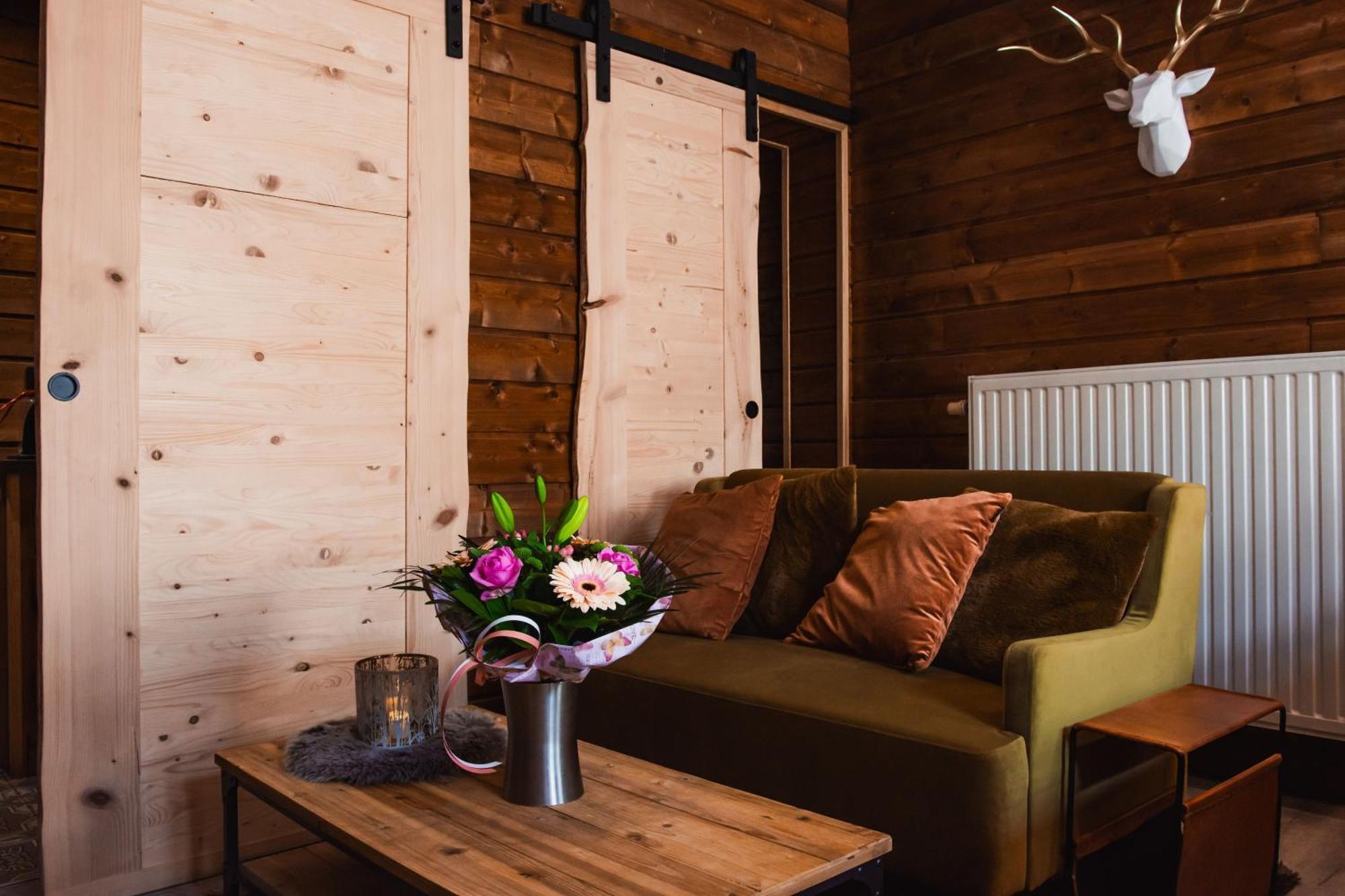 Maison D'Hote Les Notes Endormies Suite Le Refuge Walcourt Exterior photo