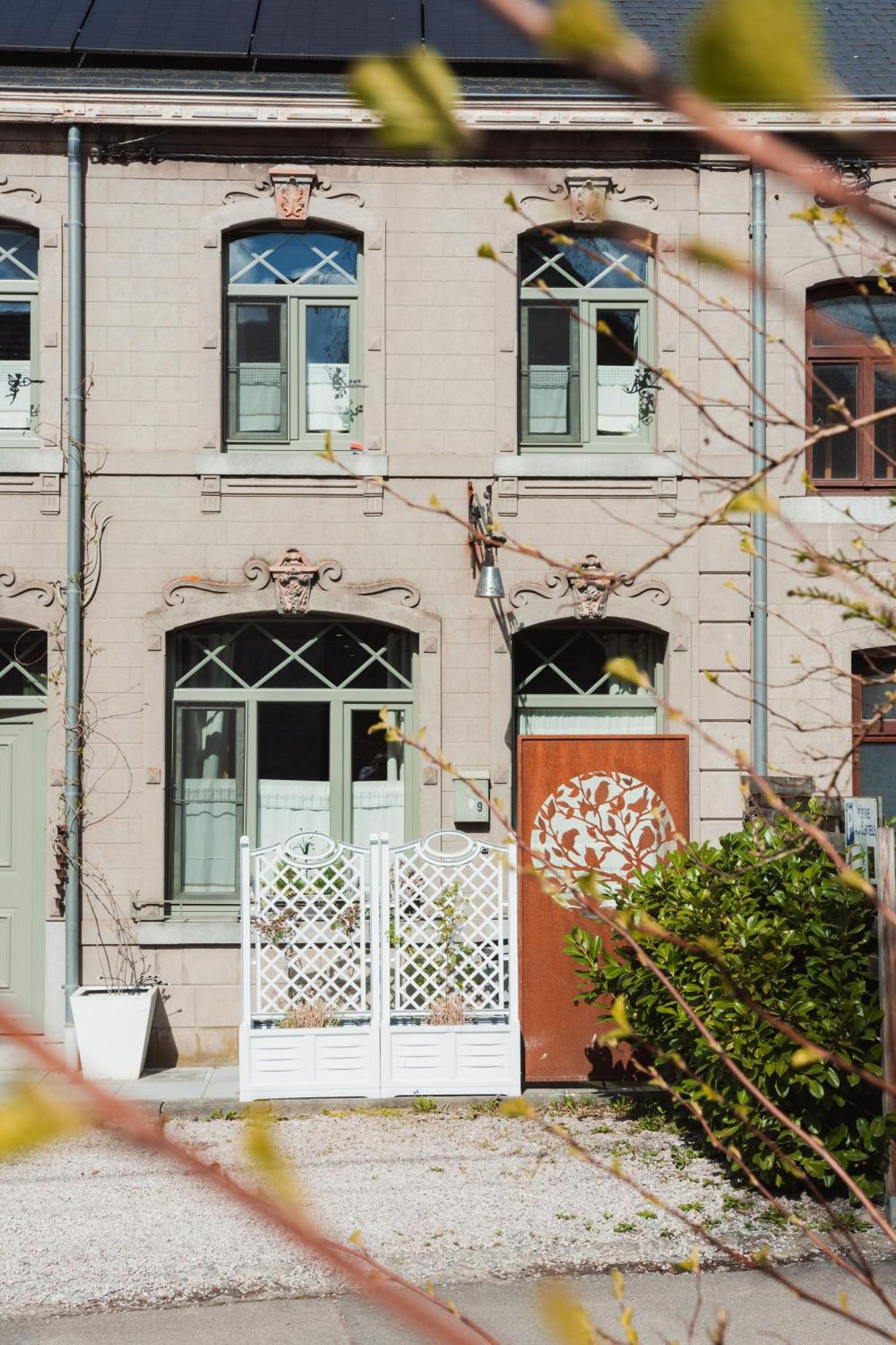 Maison D'Hote Les Notes Endormies Suite Le Refuge Walcourt Exterior photo