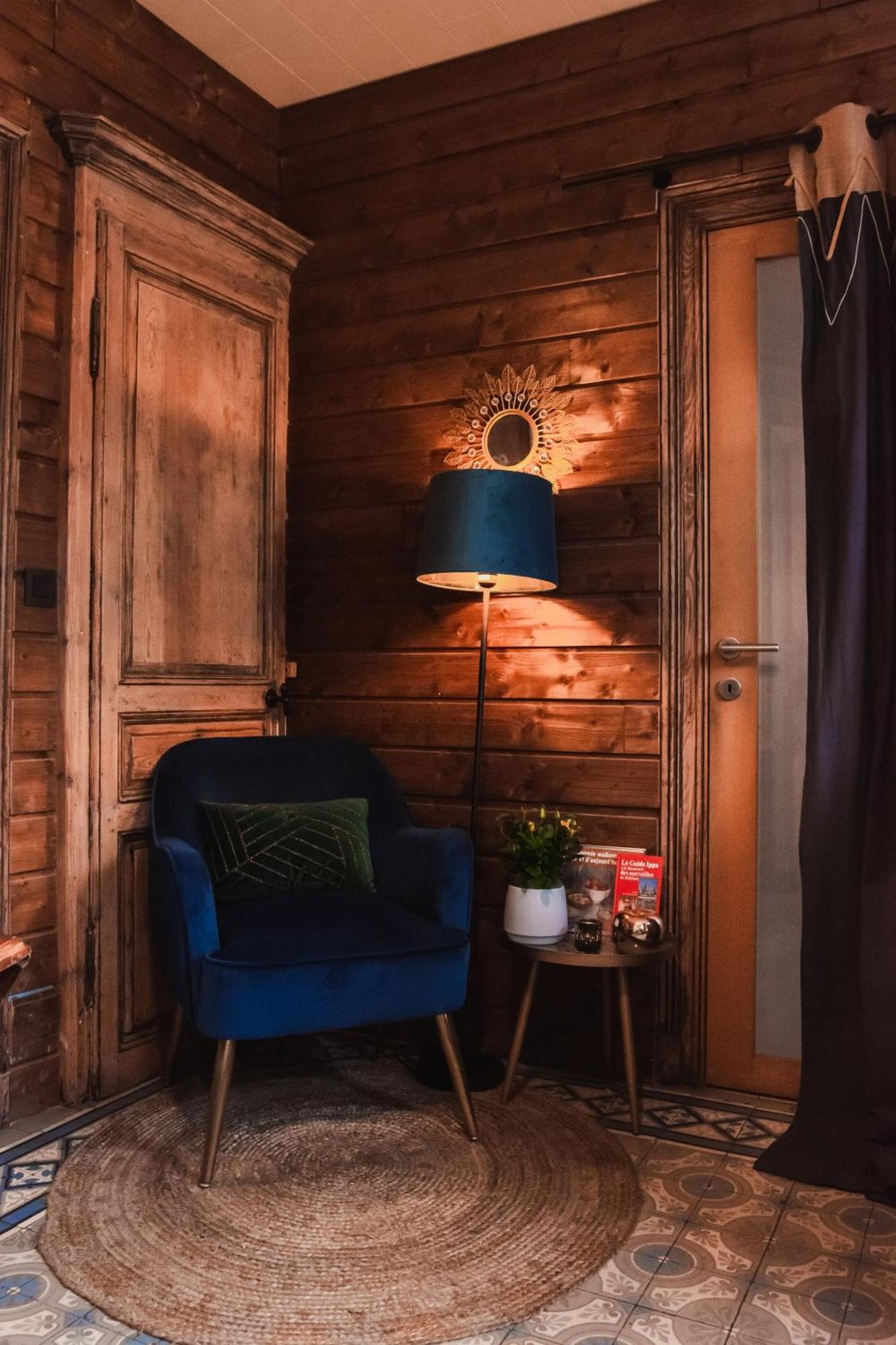 Maison D'Hote Les Notes Endormies Suite Le Refuge Walcourt Exterior photo